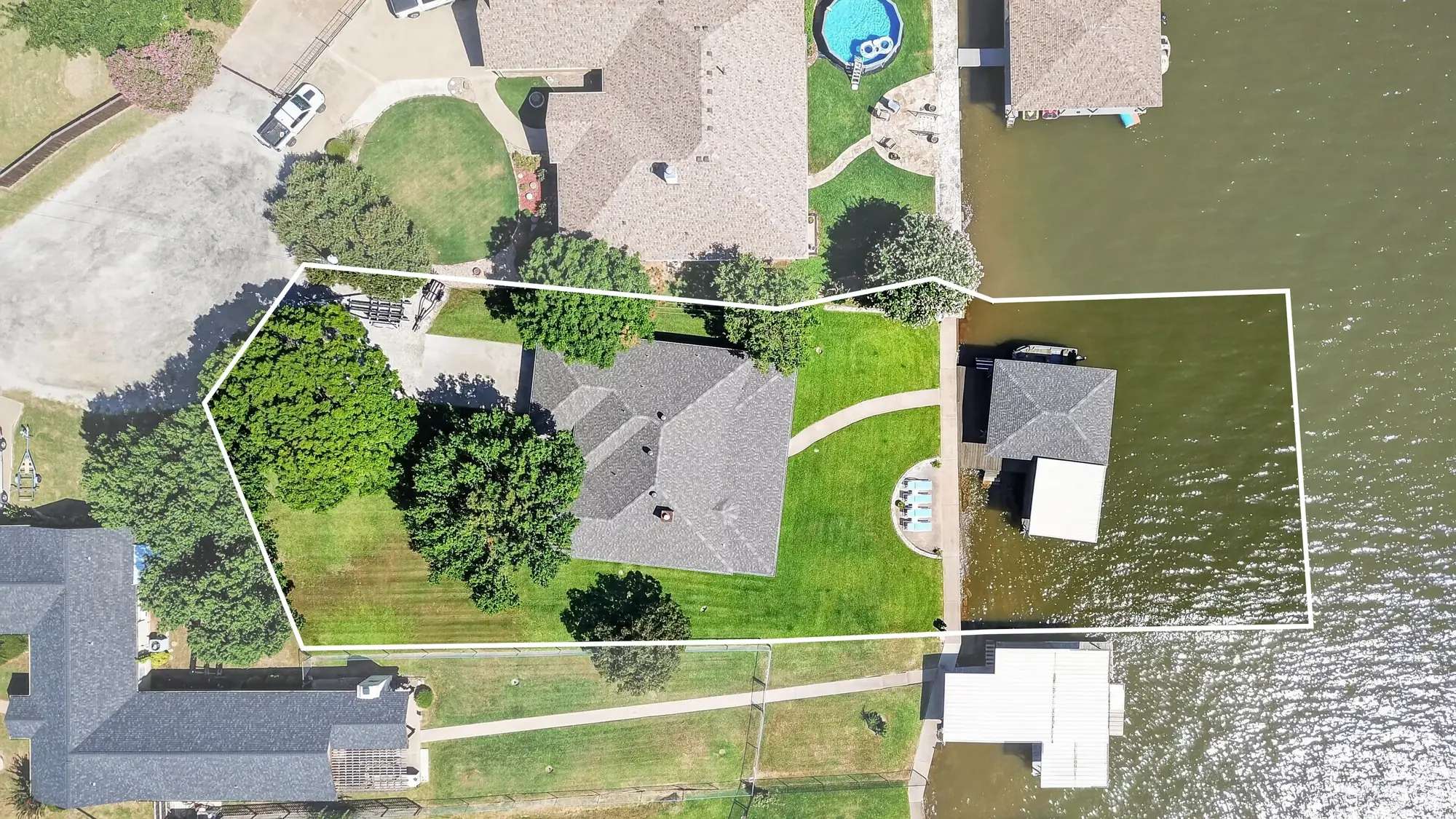 Top-down drone lot outline for 1803 Chisec Court in Granbury Texas