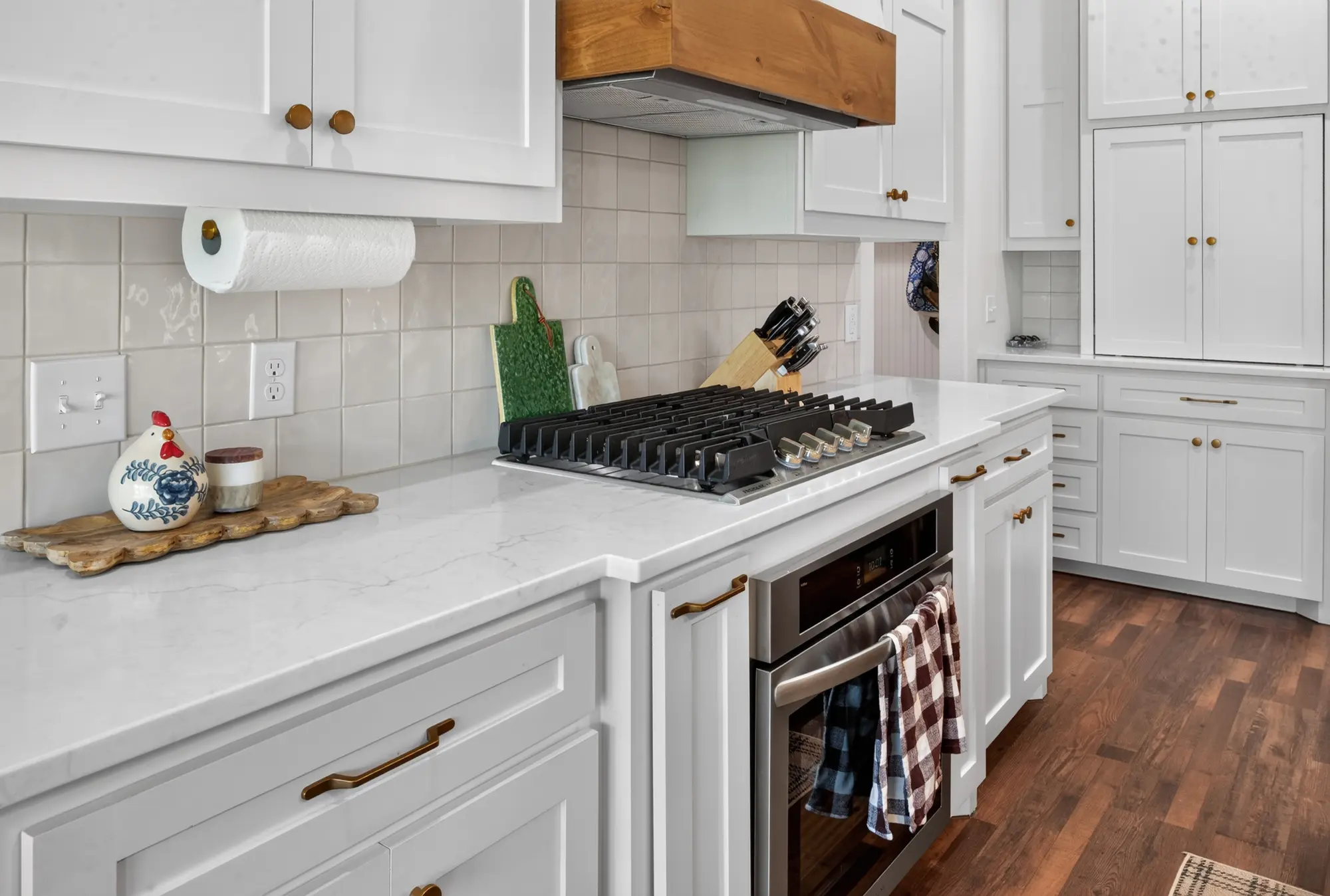 Bright kitchen real estate photo in Granbury Texas, shot and delivered the same day